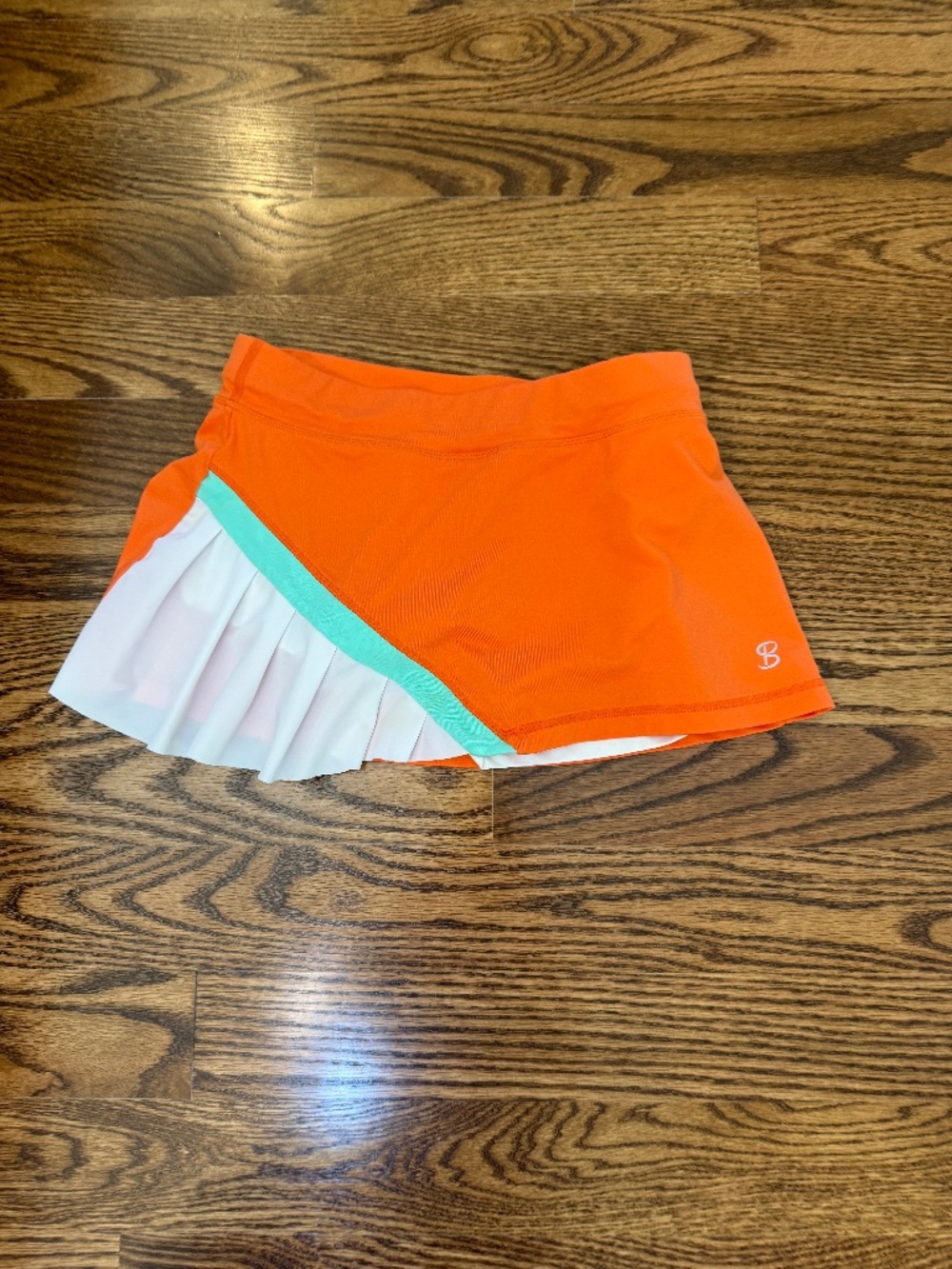 Sofibella athletic skort, designed for sport White, Orange and Aqua Size XS